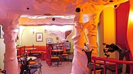 Kultowe Gaudi Cafe otwarte jeszcze w tym roku? BIZNES, Kultura - Niewiele osób zdaje sobie sprawę, że w samym centrum Katowic znajduje się miejsce wzorowane na Casa Mila, jednym z najciekawszych budynków na świecie, zaprojektowanym przez Antoniego Gaudiego.